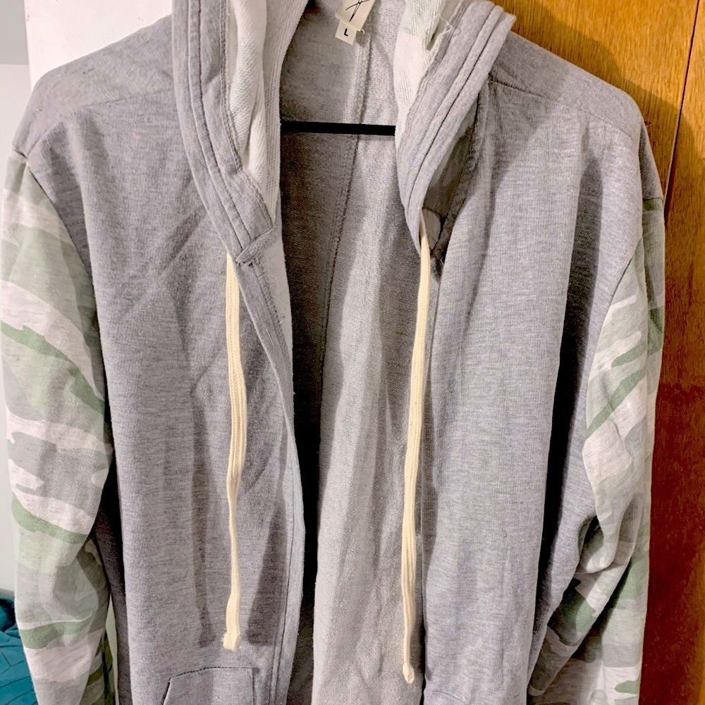 Open front hoodie camo